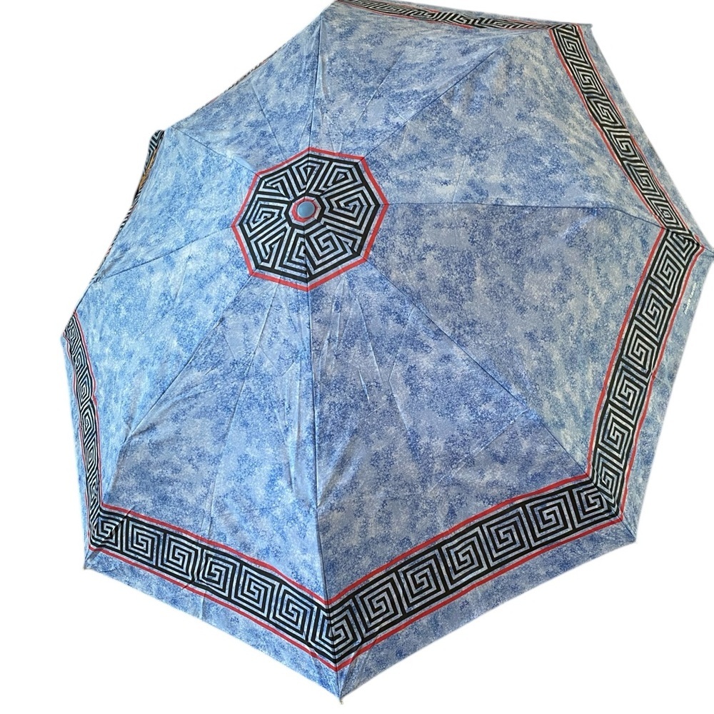 Pierre Cardin Vintage Retro Blue Small compact, fold in Umbrella.